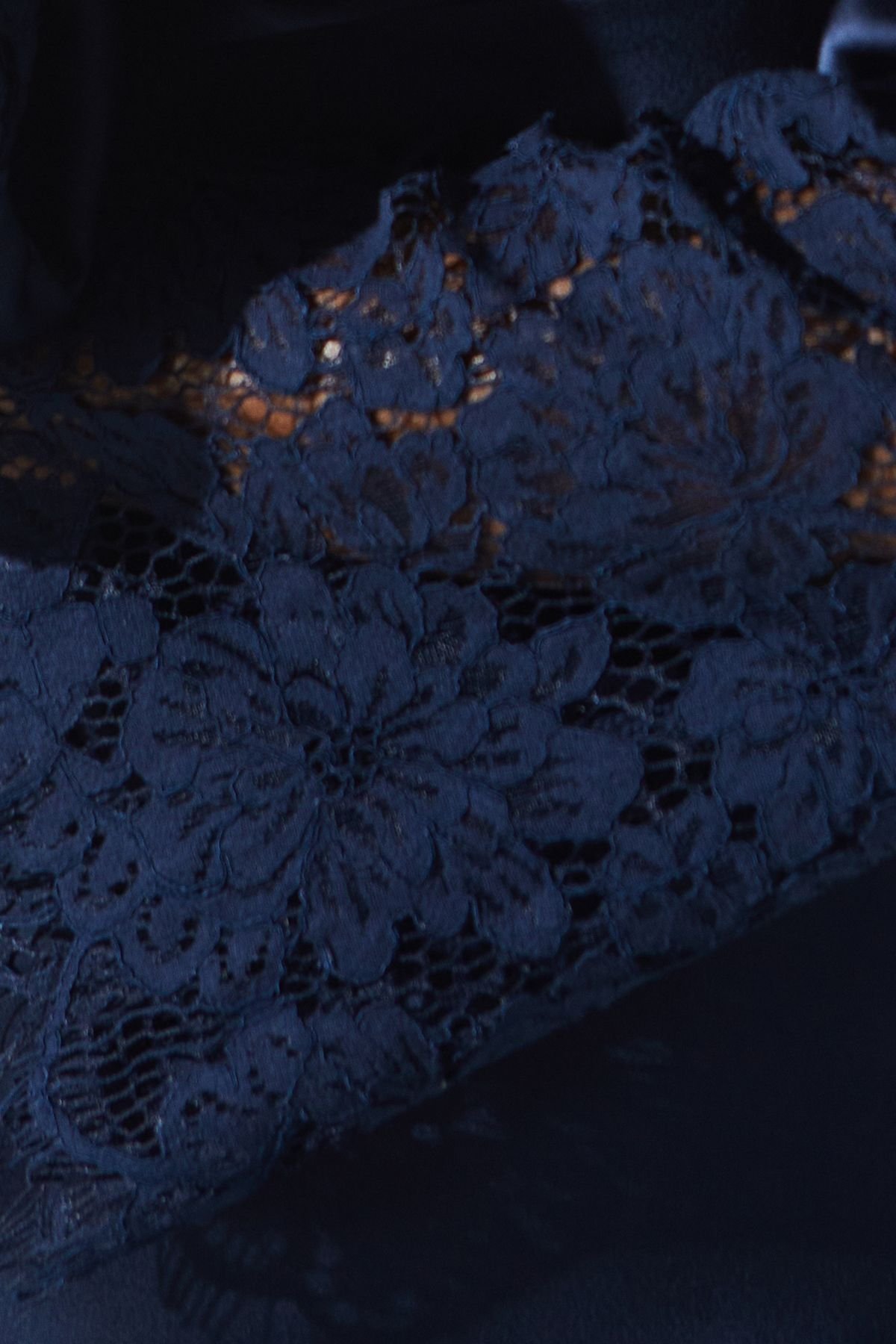 Coast Coast Women's Lace Panelled Satin Wrap Dress in Navy - 4