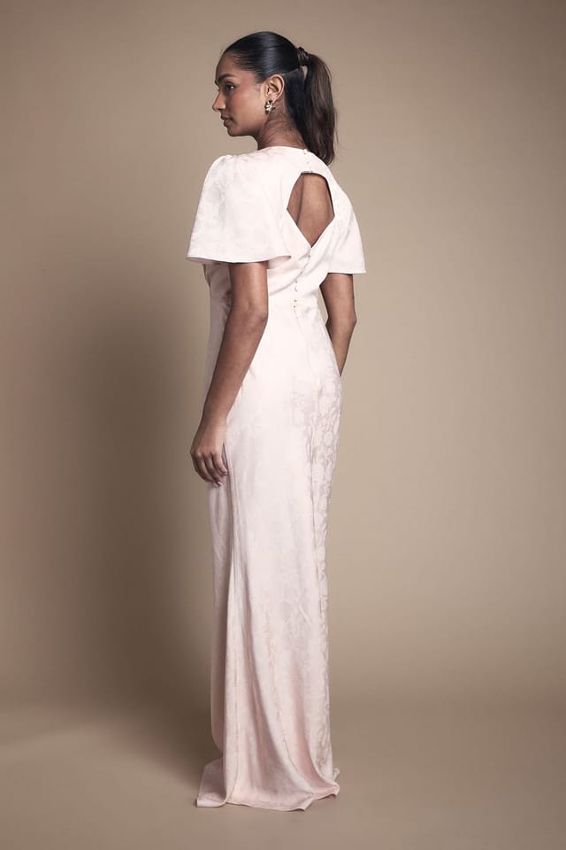 Oasis Oasis Women's Angel Sleeve Satin Jacquard Bridesmaid Maxi Dress in Blush - 3