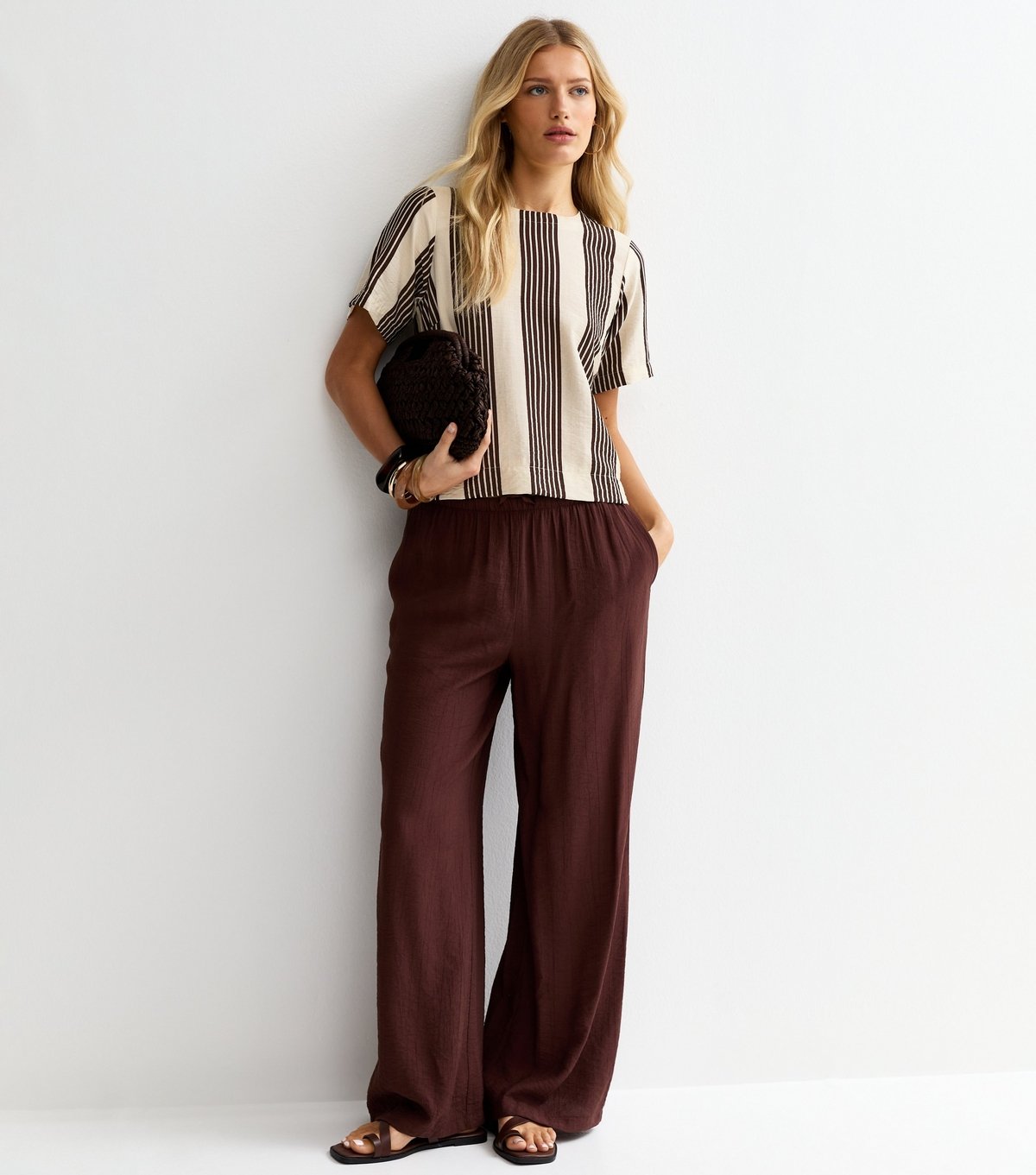 New Look Women's White and Brown Stripe Crew T-Shirt New Look - 3