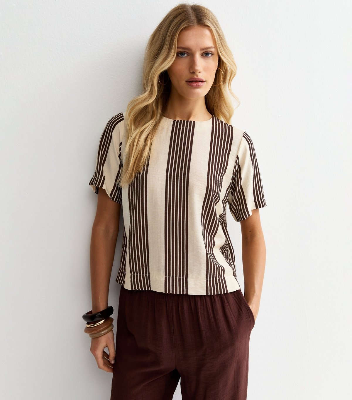 New Look Women's White and Brown Stripe Crew T-Shirt New Look - 4