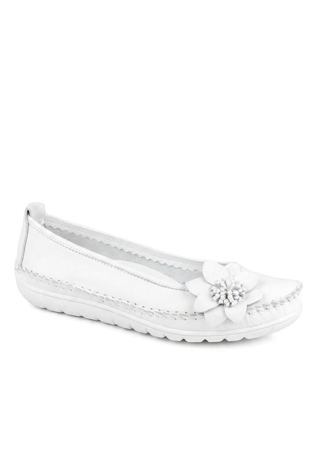 Pavers Pavers Women's Lightweight Leather Pumps in White