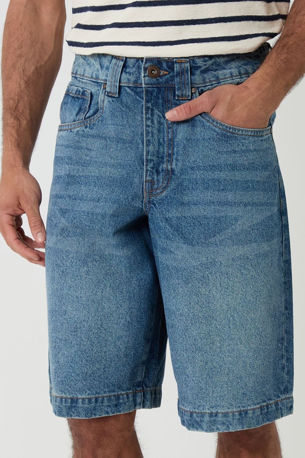 Threadbare Threadbare Men's Baggy Fit Denim Shorts in Light Blue - 4