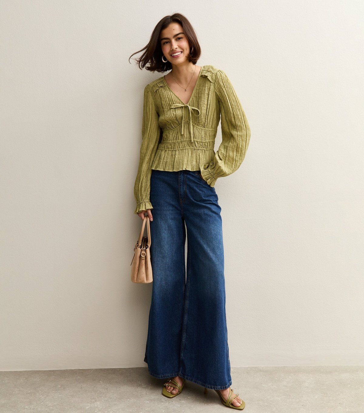 New Look Women's Green Textured V-Neck Top New Look - 2