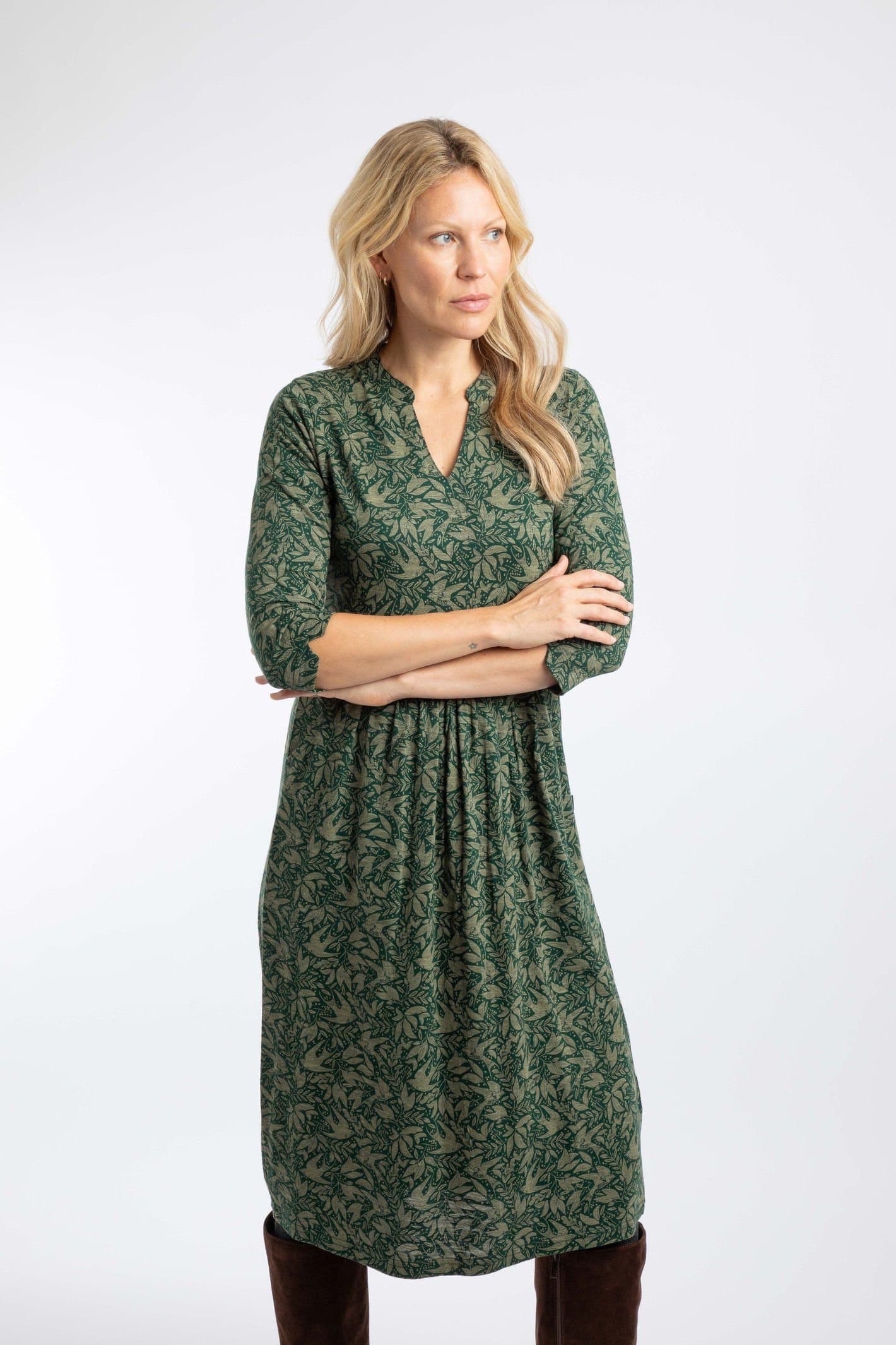 Weird Fish Weird Fish Women's Isolde Printed Jersey Midi Dress in Dark Green
