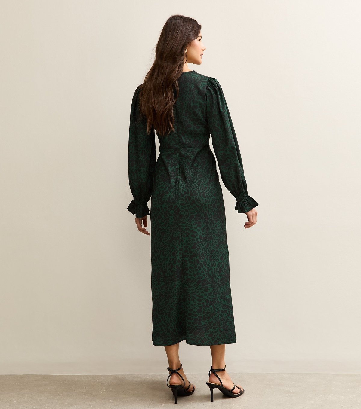 New Look Women's Green Animal Print Lace Neck Midi Dress New Look - 4