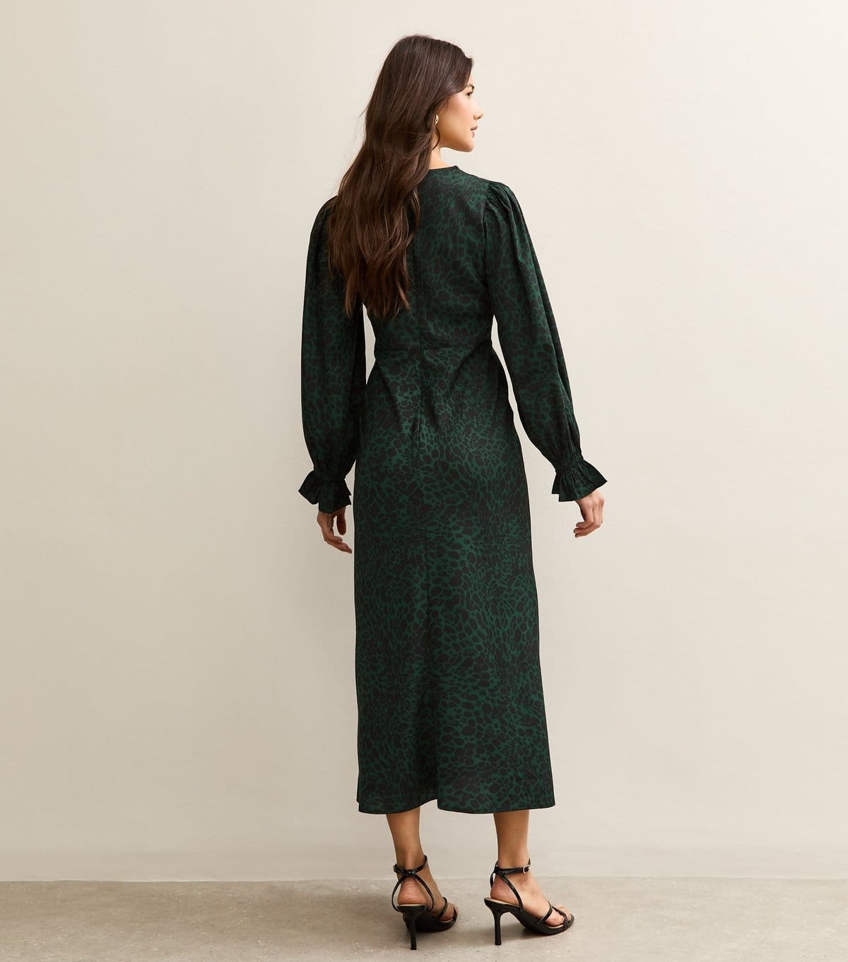 New Look Women's Green Animal Print Lace Neck Midi Dress New Look - 4