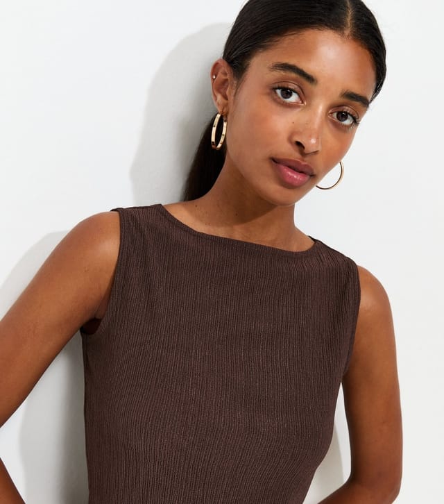 New Look Women's Dark Brown Crinkle Texture Asymmetric Hem Tank Top New Look - 2
