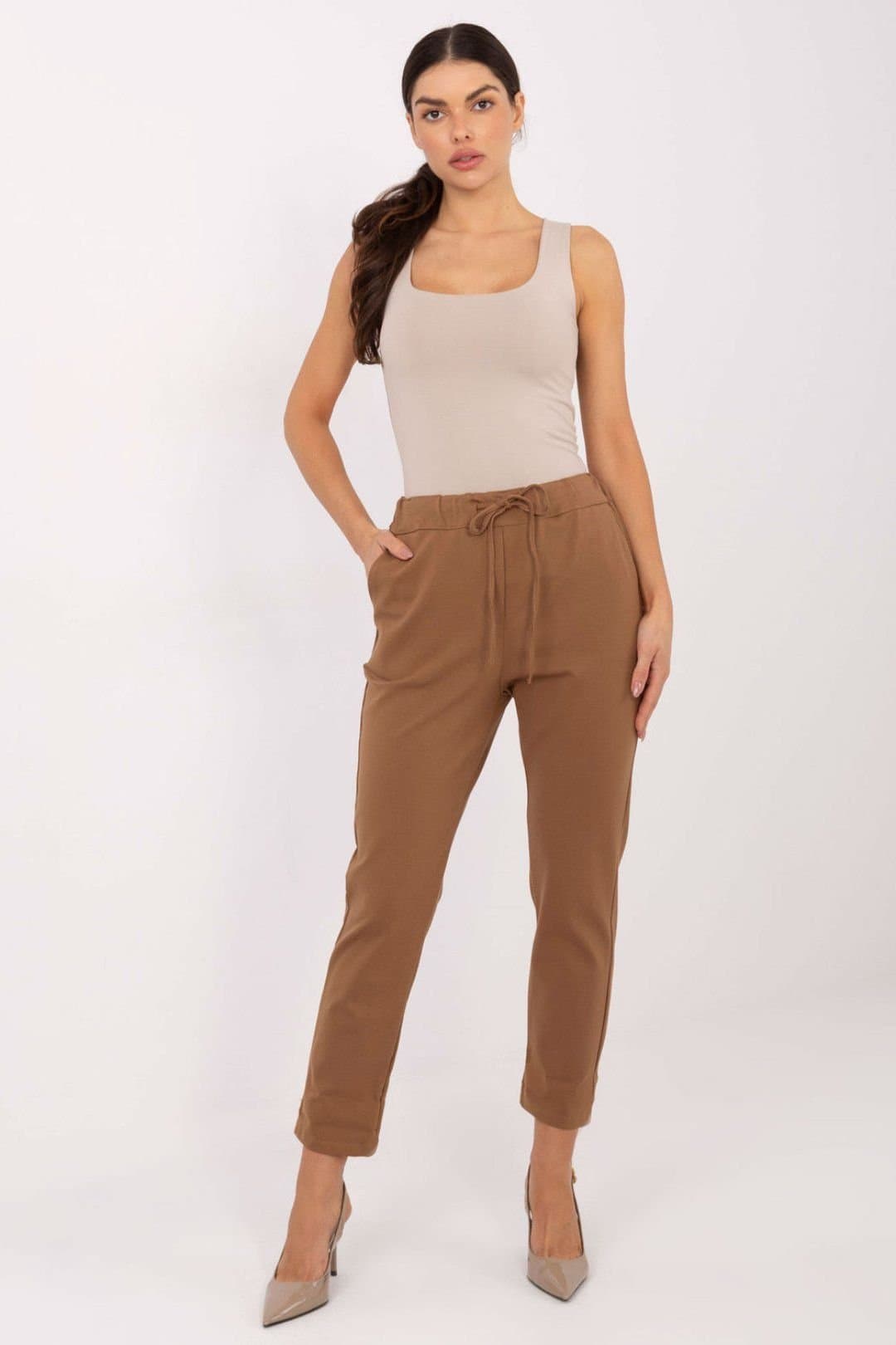 Love Lace Love Lace Women's Casual High Waisted Tapered Trouser in Brown