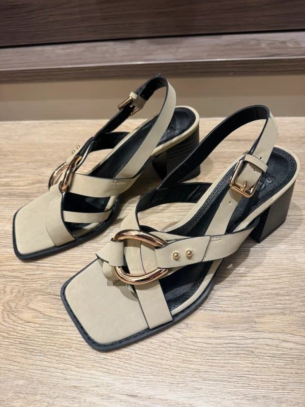 ASOS ASOS block heel sandals – taupe – EU 38 / UK 5