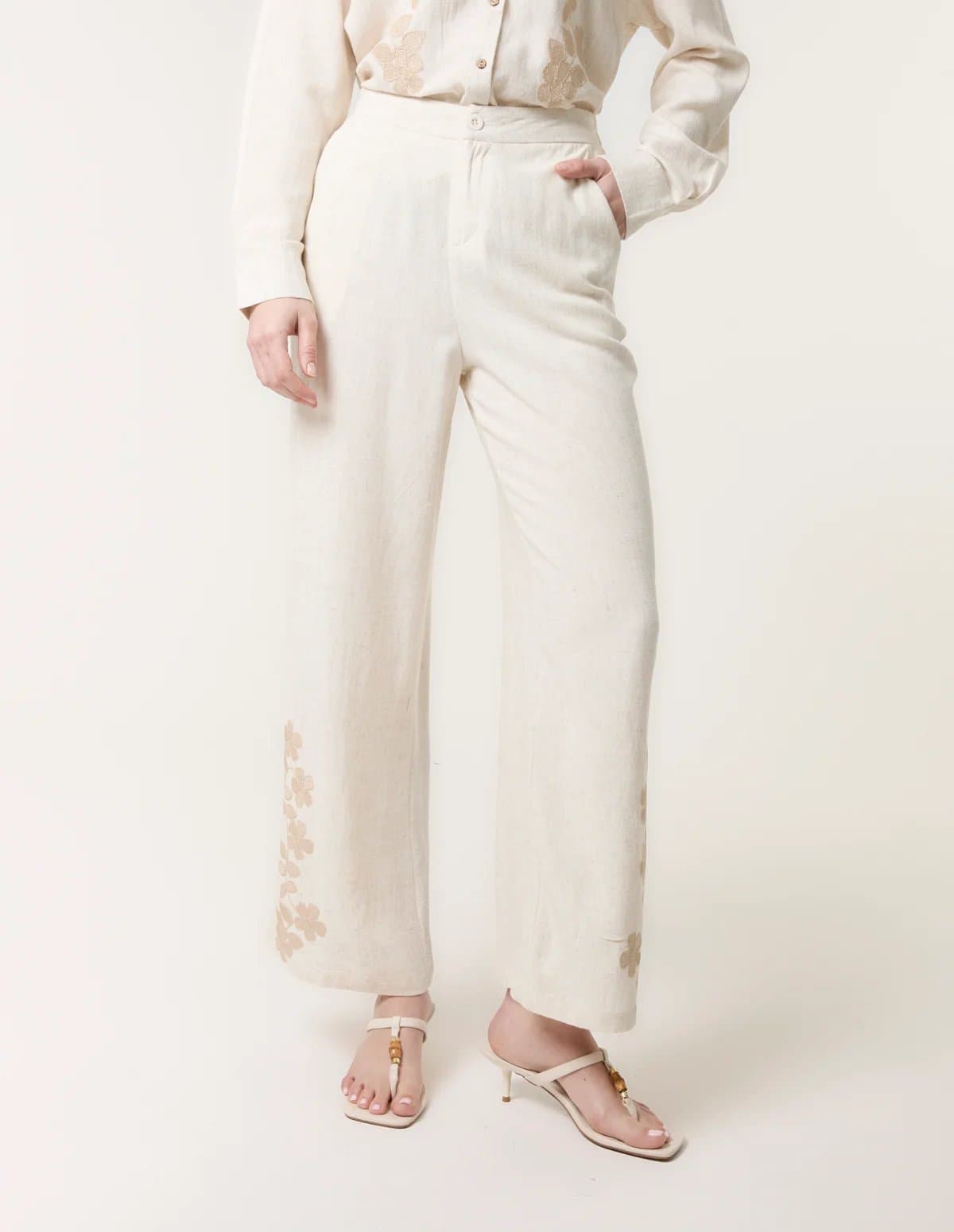 Blue Vanilla Linen Flower Embroidery Trousers