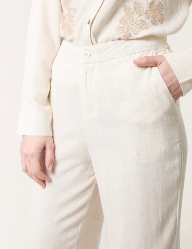 Blue Vanilla Linen Flower Embroidery Trousers - 3