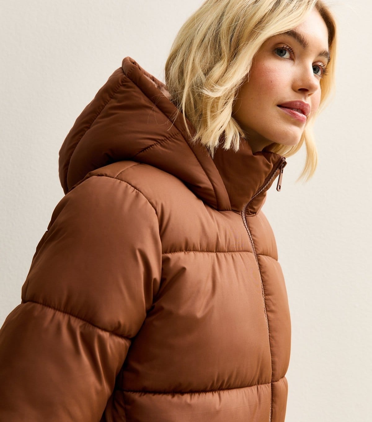 New Look Women's Tan Hooded Cropped Puffer Jacket New Look - 4