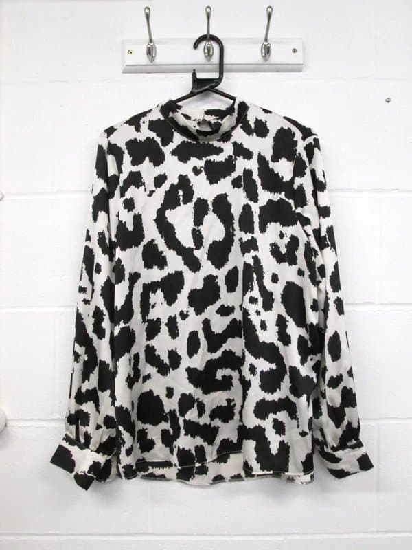 New Look New Look Black & White Satin Long Sleeve Blouse Size 14 [VIN2204DM011]
