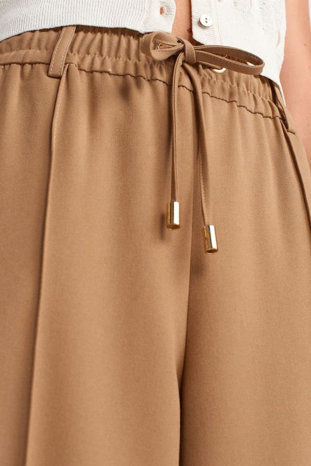 Dilvin Dilvin Women's Wide-Leg Crepe Trousers With Drawstring Waist in Camel - 3