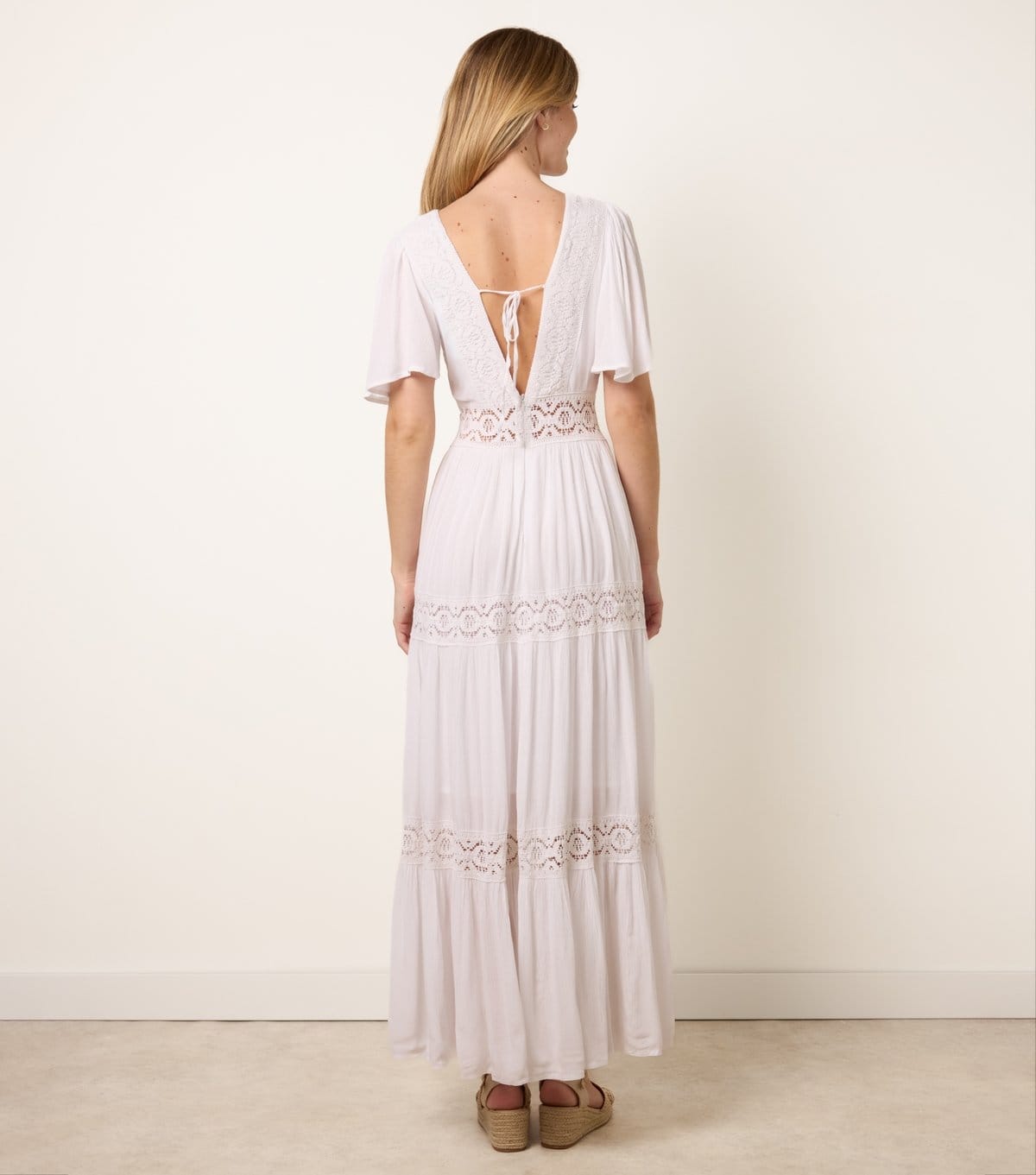 Blue Vanilla Women's Off White V-Neck Tiered Crochet Trim Midi Dress Blue Vanilla New Look - 4