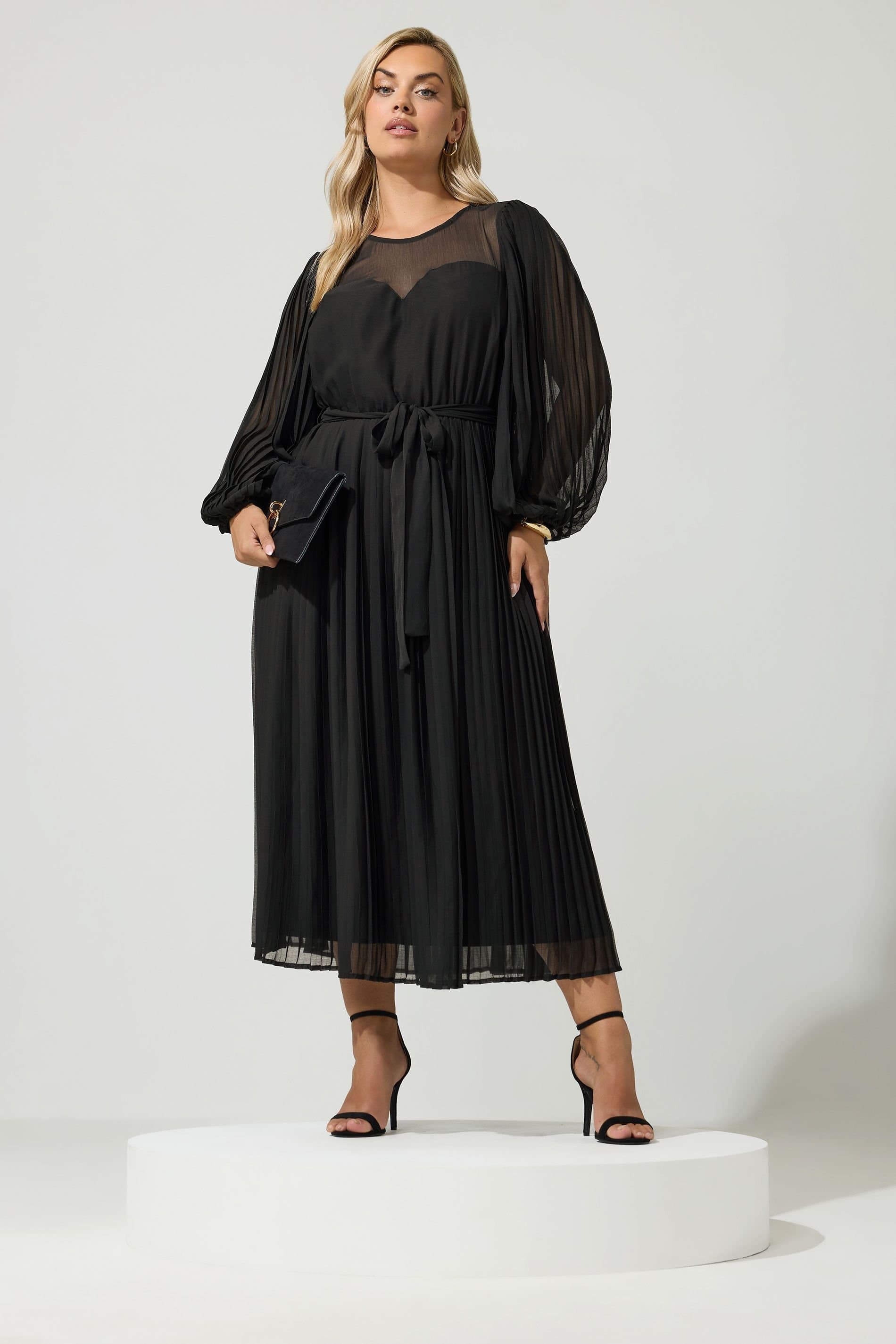 Yours Yours Women's Pleated Maxi Dress in Black