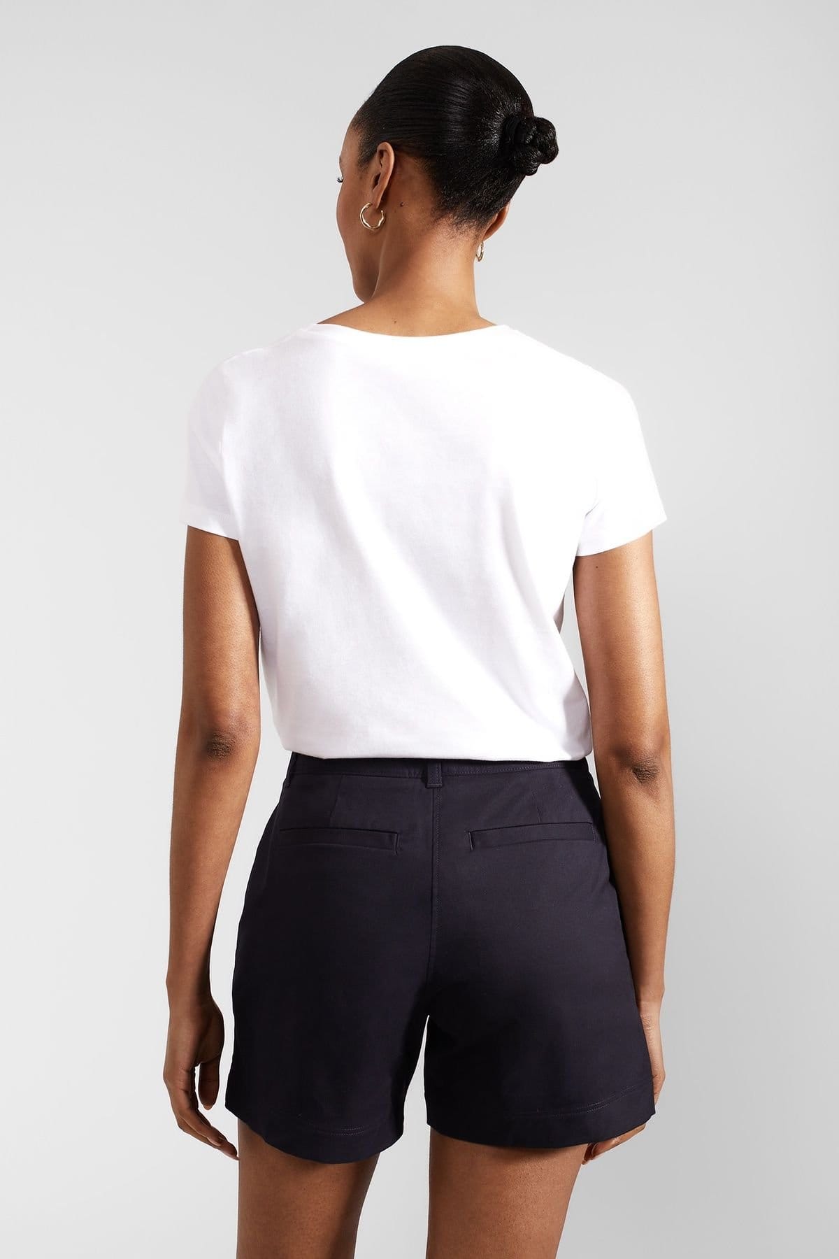 Hobbs London Hobbs London Women's Carla Mid Rise Chino Shorts in Dark Navy - 4