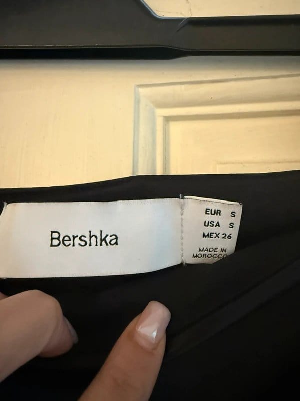Bershka One shoulder black top - 1