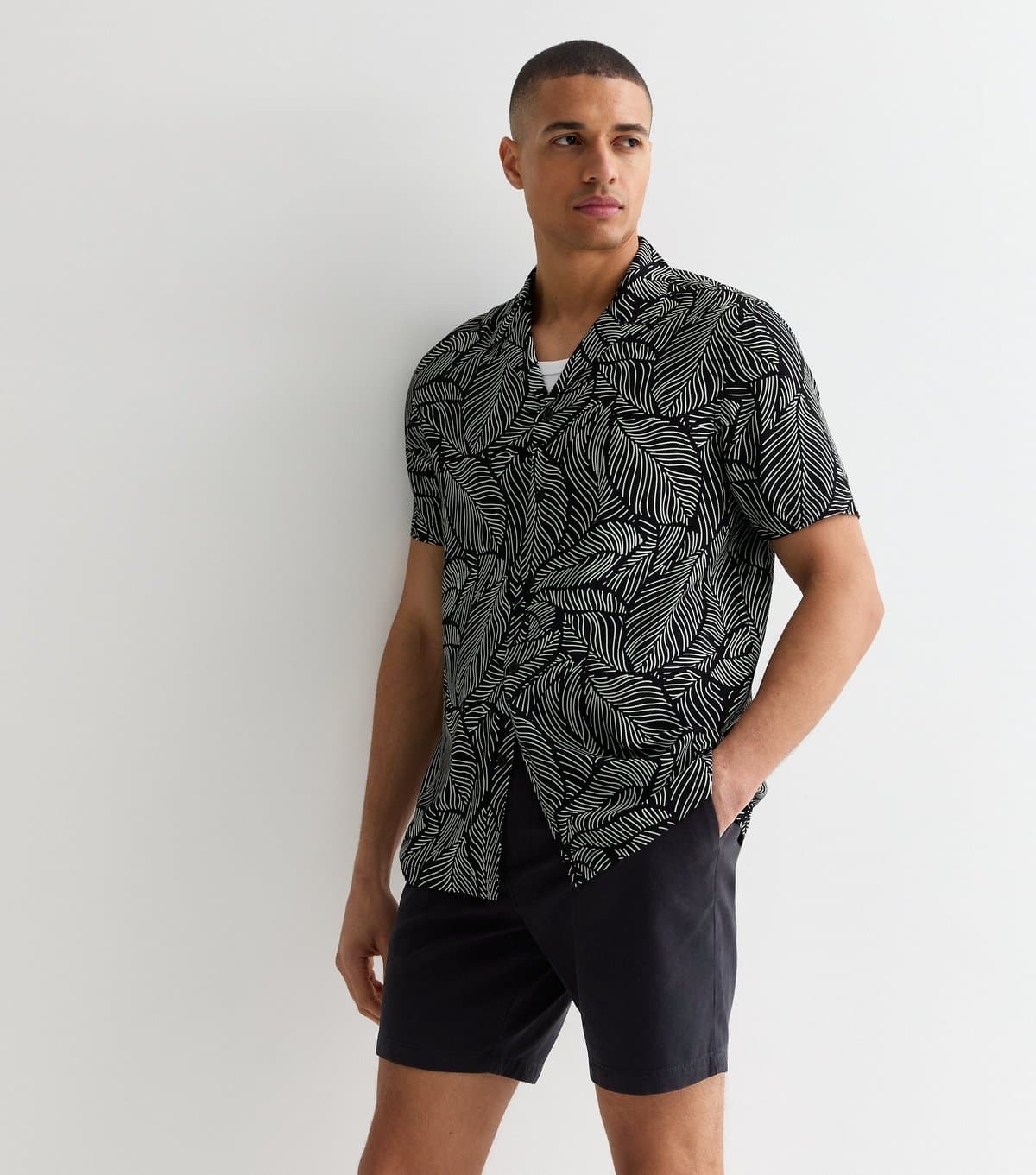 New Look Men's Black Regular Fit Chino Shorts New Look