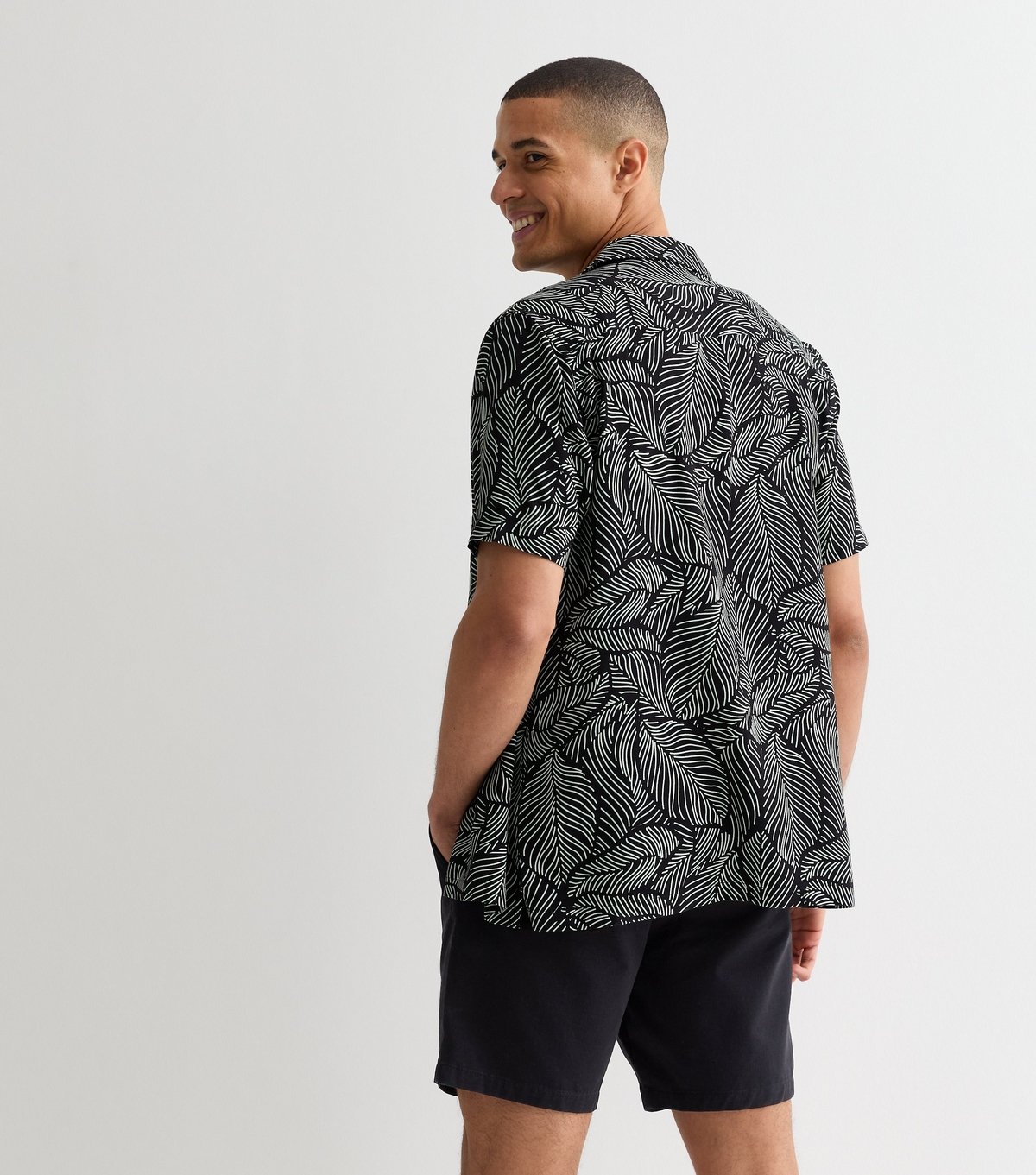 New Look Men's Black Regular Fit Chino Shorts New Look - 4