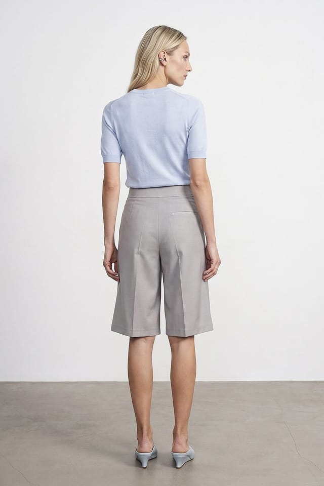 Dilvin Dilvin Women's High-Waist Wide-Leg Tailored Shorts With Belt in Light Grey - 3
