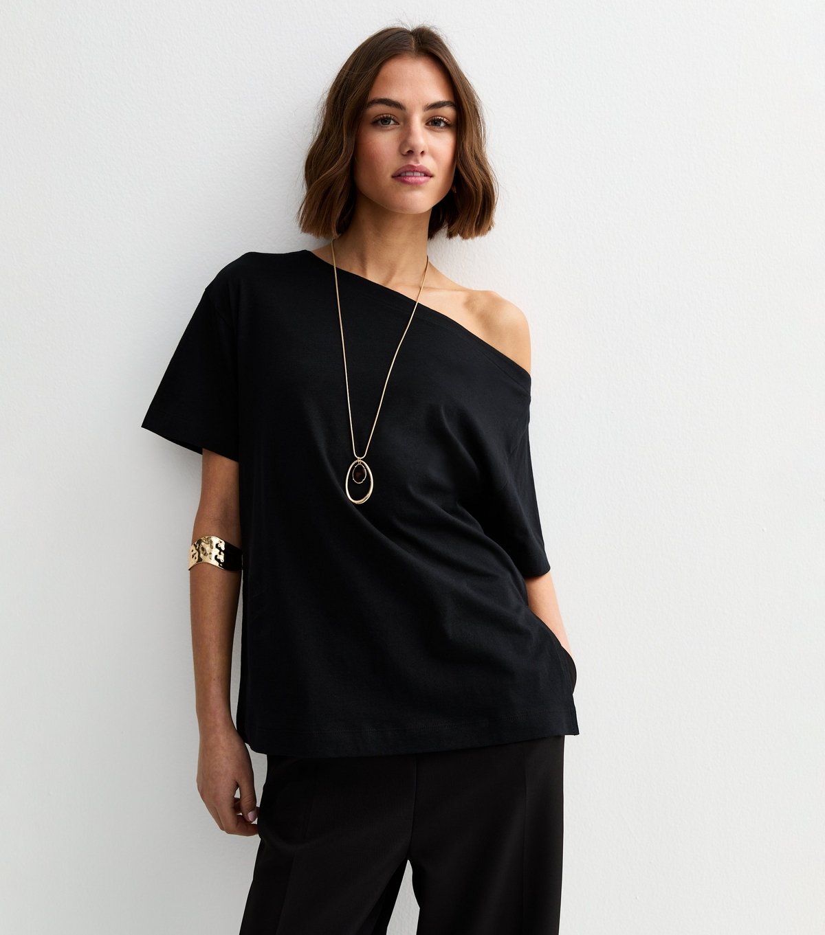 New Look Women's Black Cotton Off The Shoulder T-Shirt New Look - 2