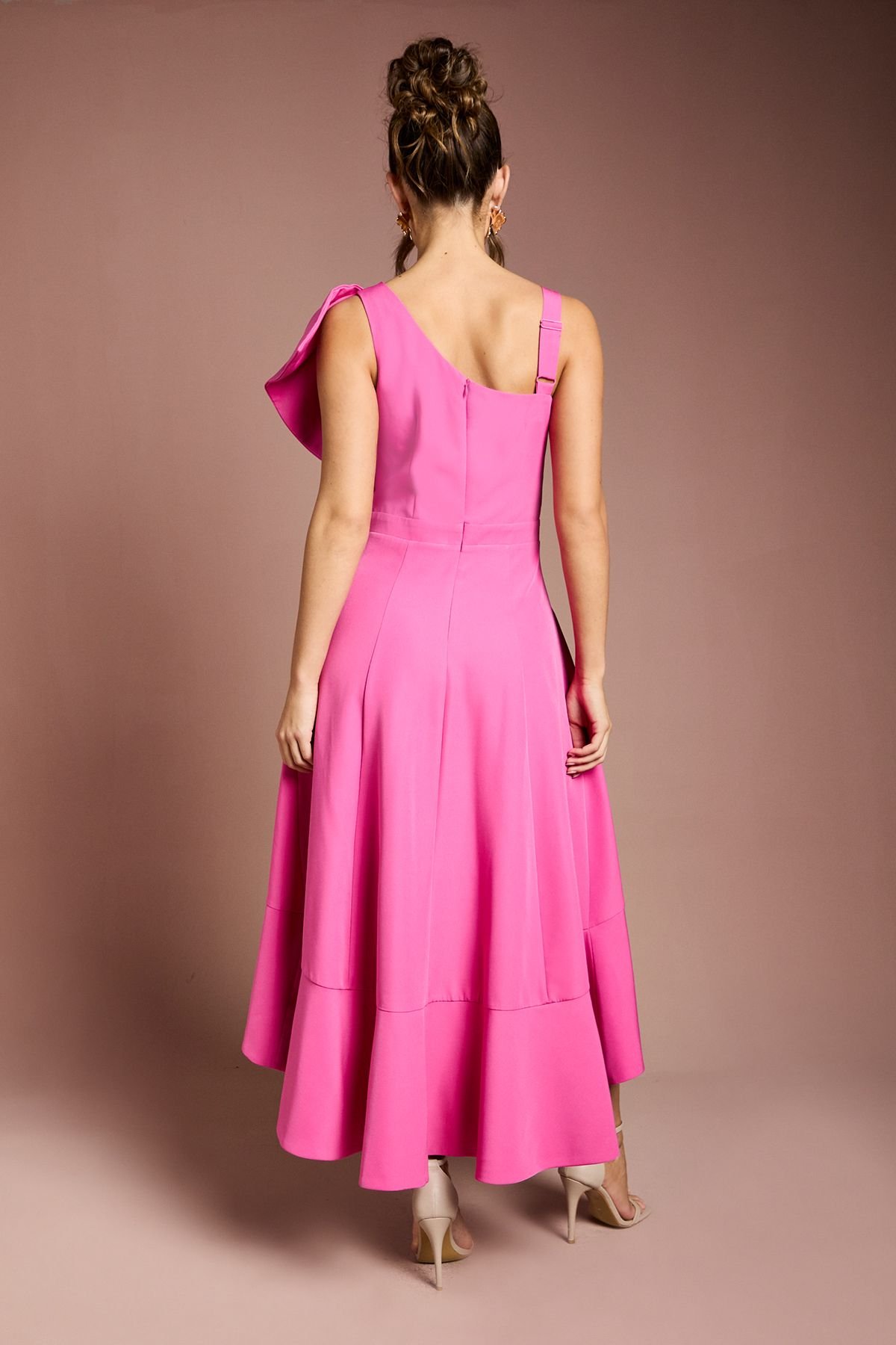 Coast Coast Women's One Shoulder Crepe Ruffle Midi Dress in Pink - 3