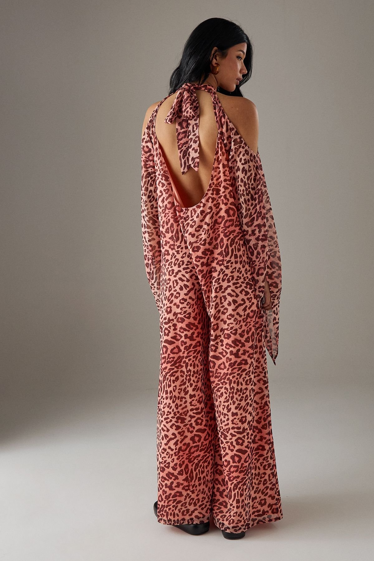 Warehouse Warehouse Women's Bohemian Halter Cold Shoulder Flared Sleeve Jumpsuit in Leopard - 3