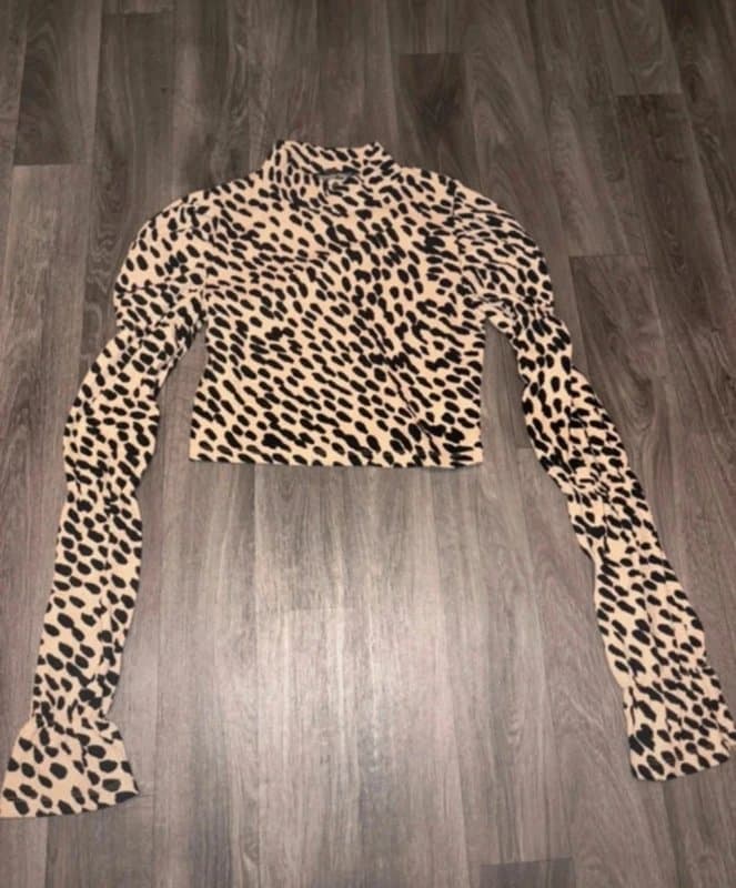 Bershka Women’s long sleeve leopard print crop top