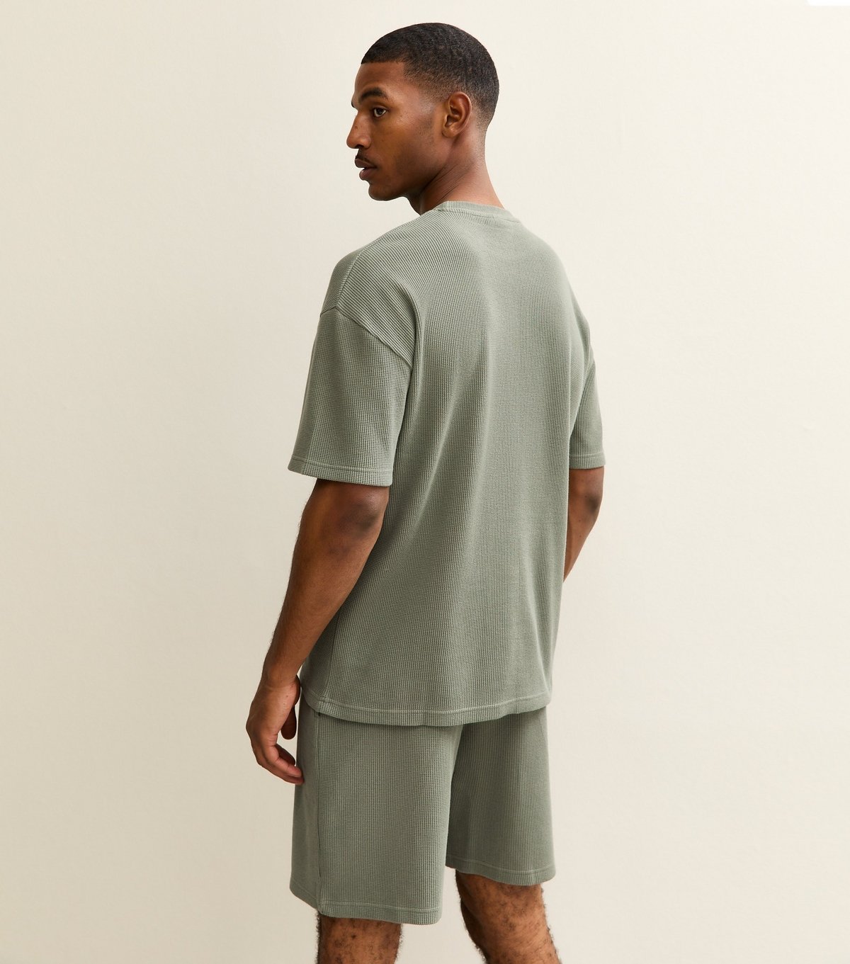 New Look Men's Light Khaki Oversized Waffle Texture T-Shirt New Look - 4