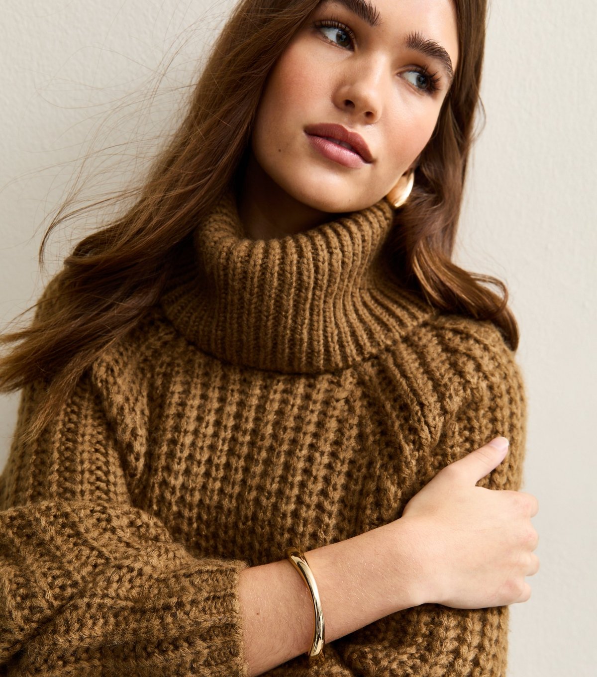 New Look 18ct Gold Plated Sleek Hinge Cuff Bracelet New Look - 2