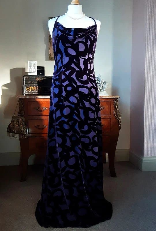 J. Taylor J Taylor silk velvet devore evening gown 12