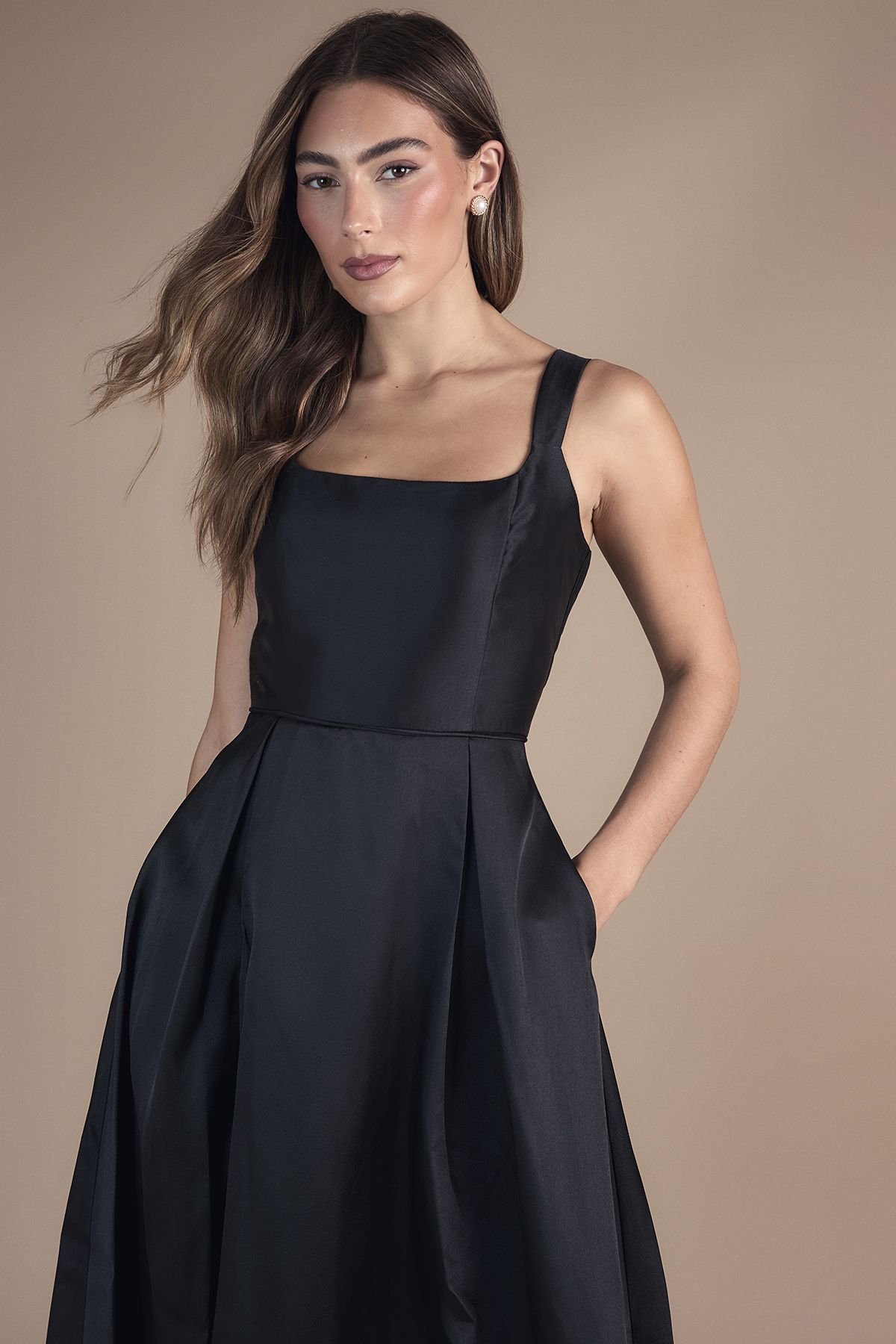 Coast Coast Women's Scoop Neck Full Skirted Twill Bridesmaid Dress in Black - 4