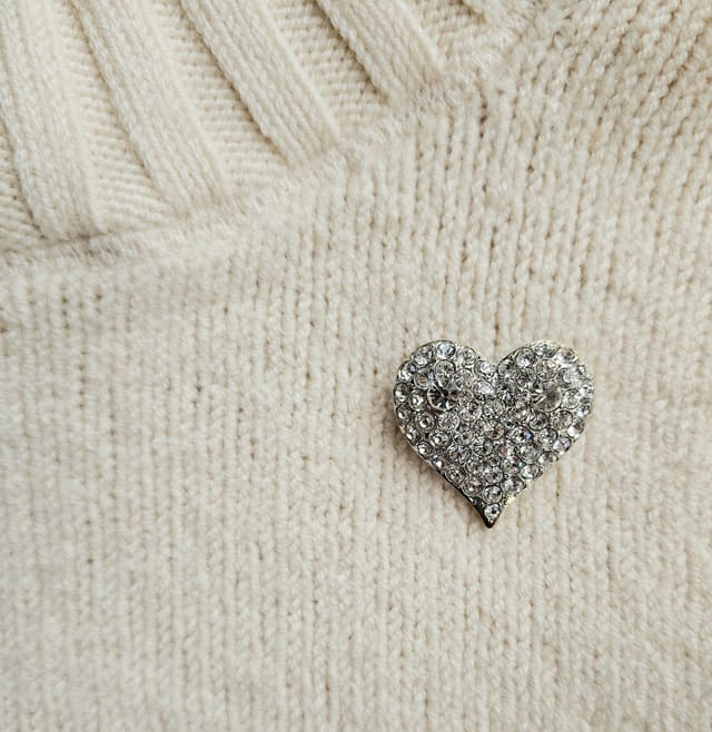 Gold Trip Gold Trip Women's Vintage Jewel Heart Brooch in Silver - 2