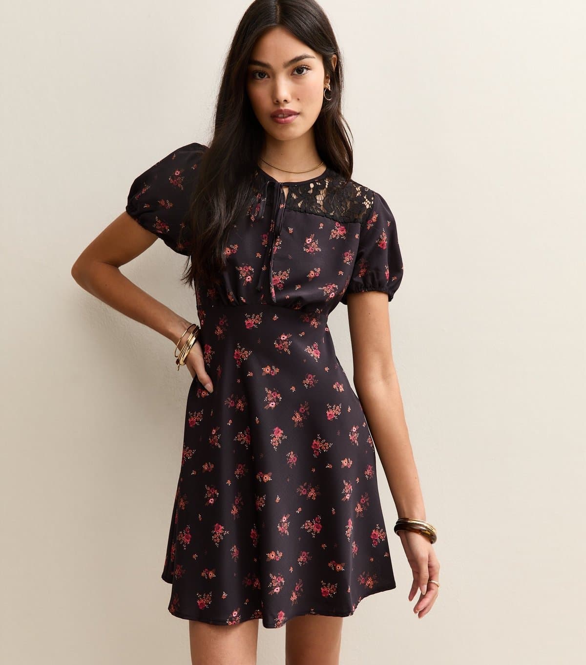 New Look Women's Black Floral Puff Sleeve Mini Dress New Look