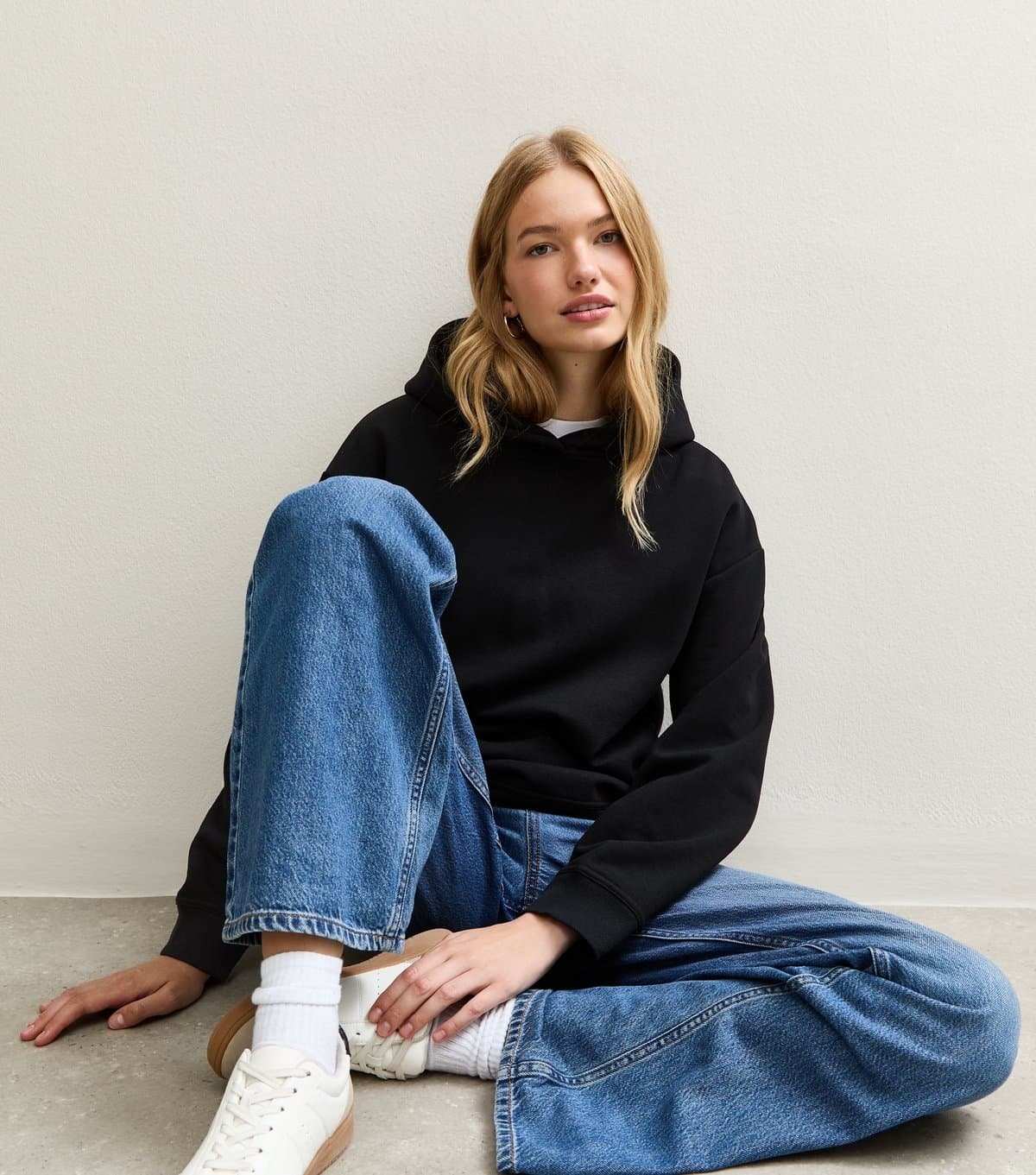 New Look Women's Black Relaxed Drop Shoulder Hoodie New Look