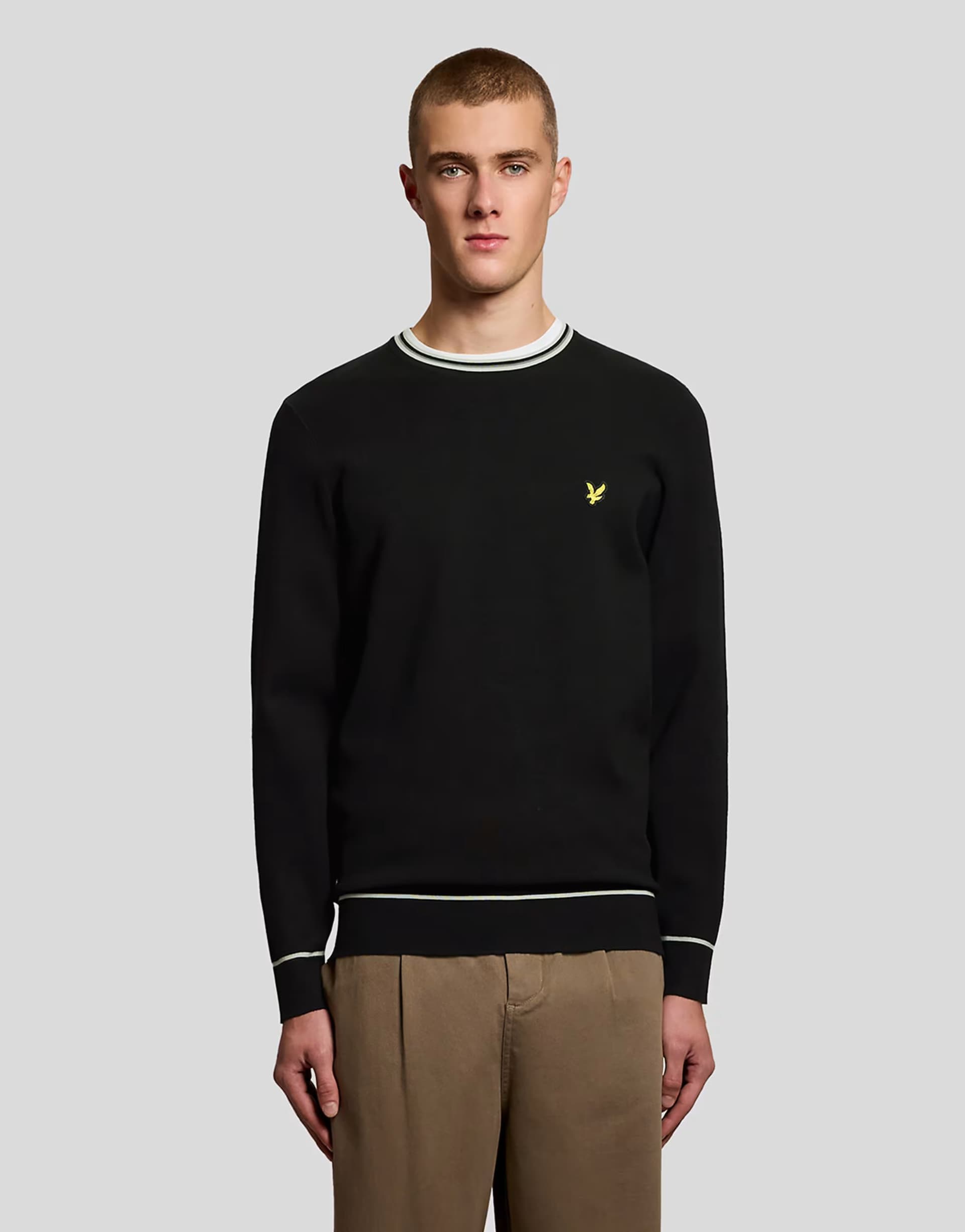 ASOS Lyle & Scott Mid knits tipped knitted crew neck jumper in z865 jet black