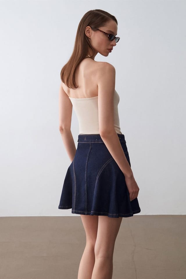 Dilvin Dilvin Women's High-Waist Mini Skater Skirt in Dark Indigo - 3
