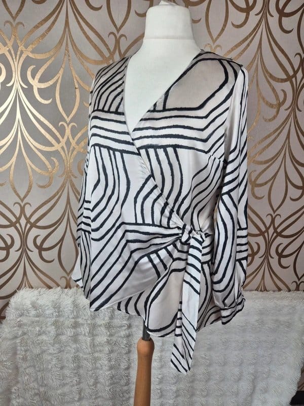 Next Curves Cream & Black Satin Wrap Blouse Size 16