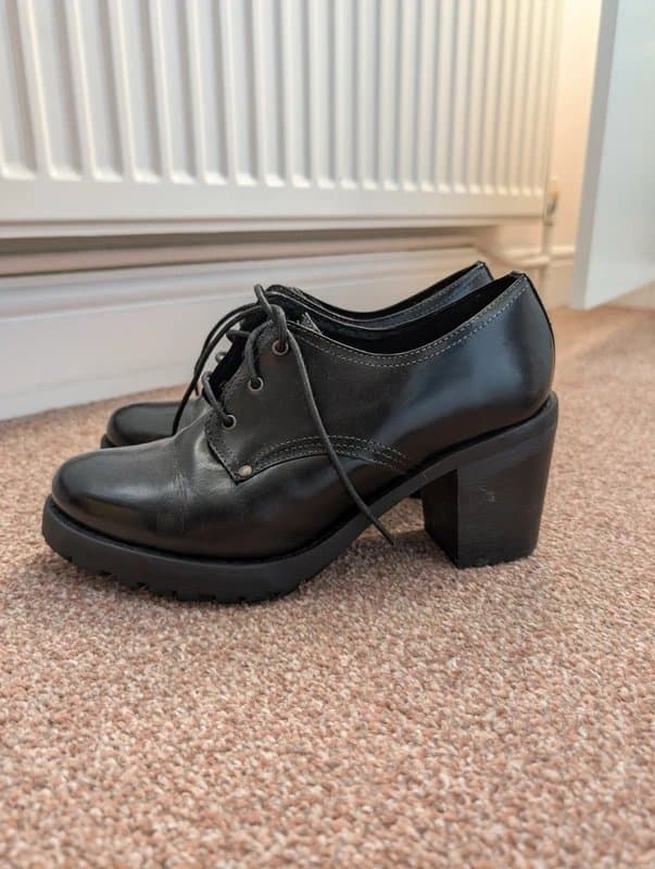 Topshop Topshop Size 6 heeled lace shoes
