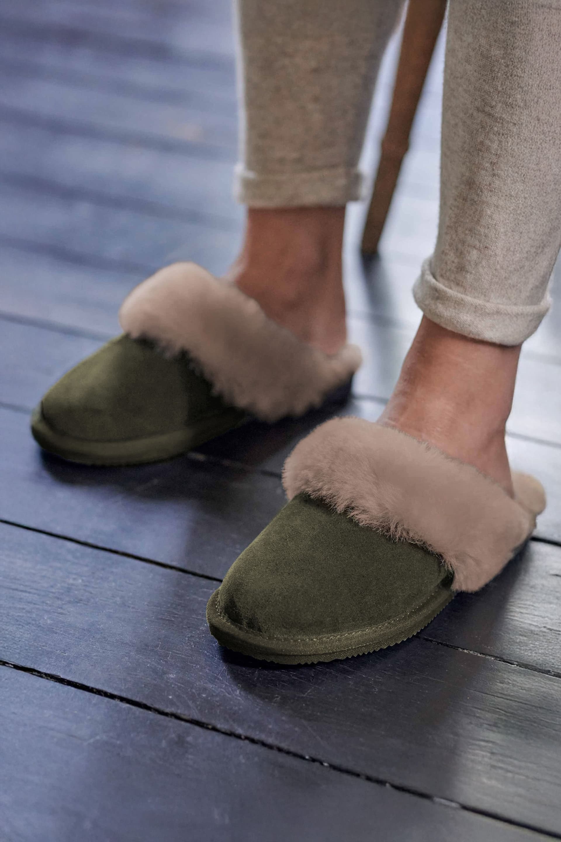 WoolOvers WoolOvers Women's Womens Sheepskin Mule Slipper in Khaki