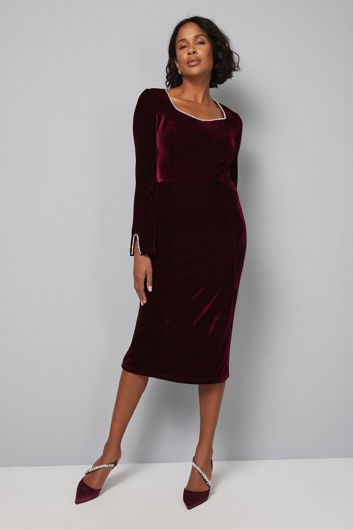Wallis Wallis Women's Velvet Sweetheart Embellished Midi Dress in Berry