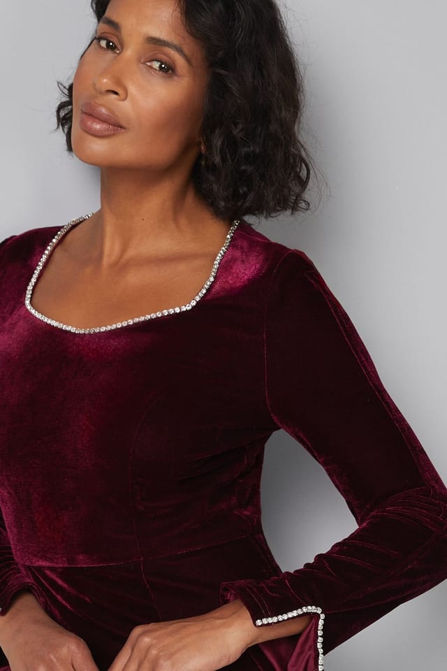 Wallis Wallis Women's Velvet Sweetheart Embellished Midi Dress in Berry - 2