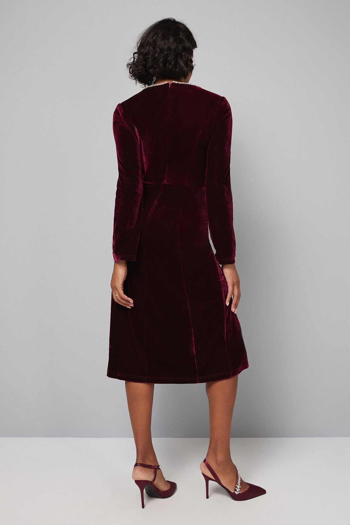 Wallis Wallis Women's Velvet Sweetheart Embellished Midi Dress in Berry - 3