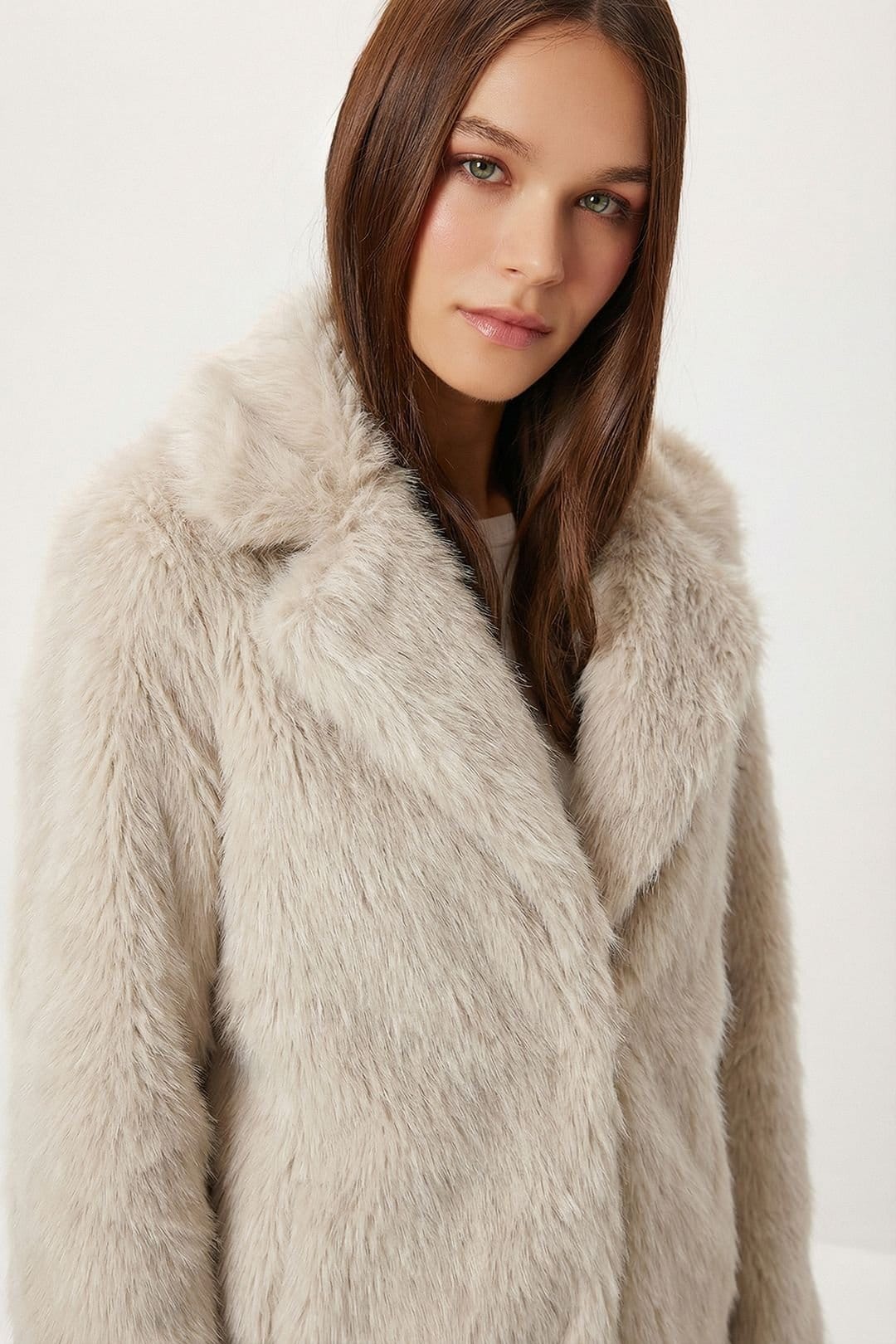 Happiness Istanbul Happiness Istanbul Women's Faux Fur Shawl Collar Jacket in Cream - 4
