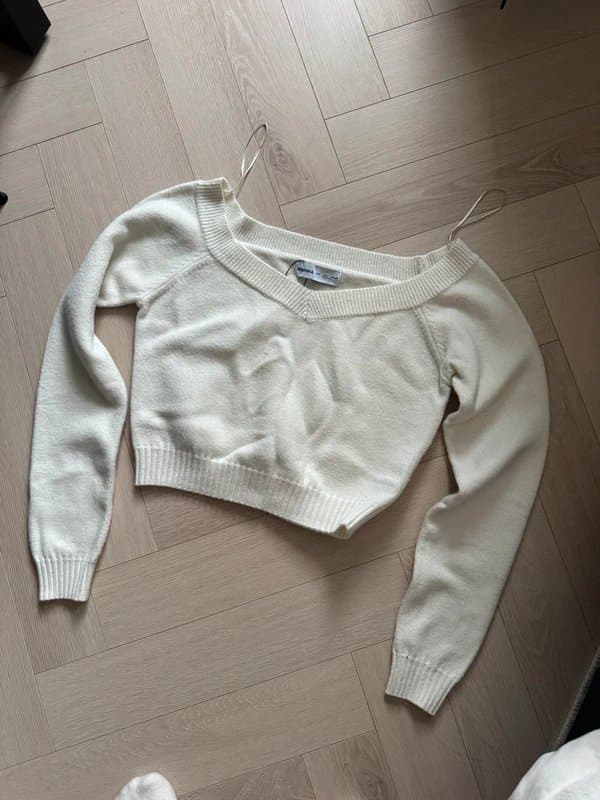 Bershka Off shoulder crop top jumper