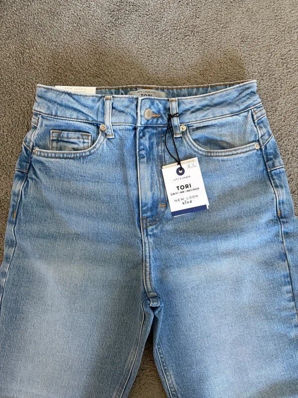 New Look New Look High Waisted Tori Mom Jeans in Blue Size 8 Regular - New with tags