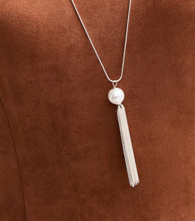 New Look Silver Tone Faux Pearl Tassel Charm Long Necklace New Look - 2