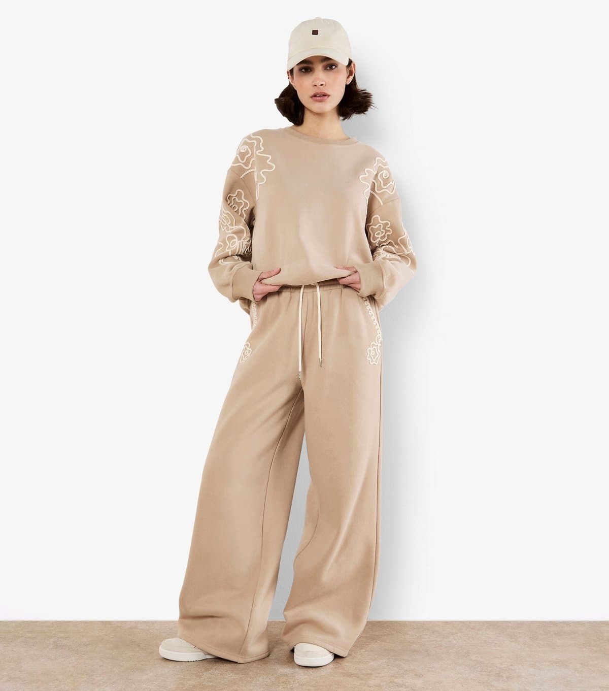 Apricot Women's Brown Floral Embroidered Trousers Apricot New Look
