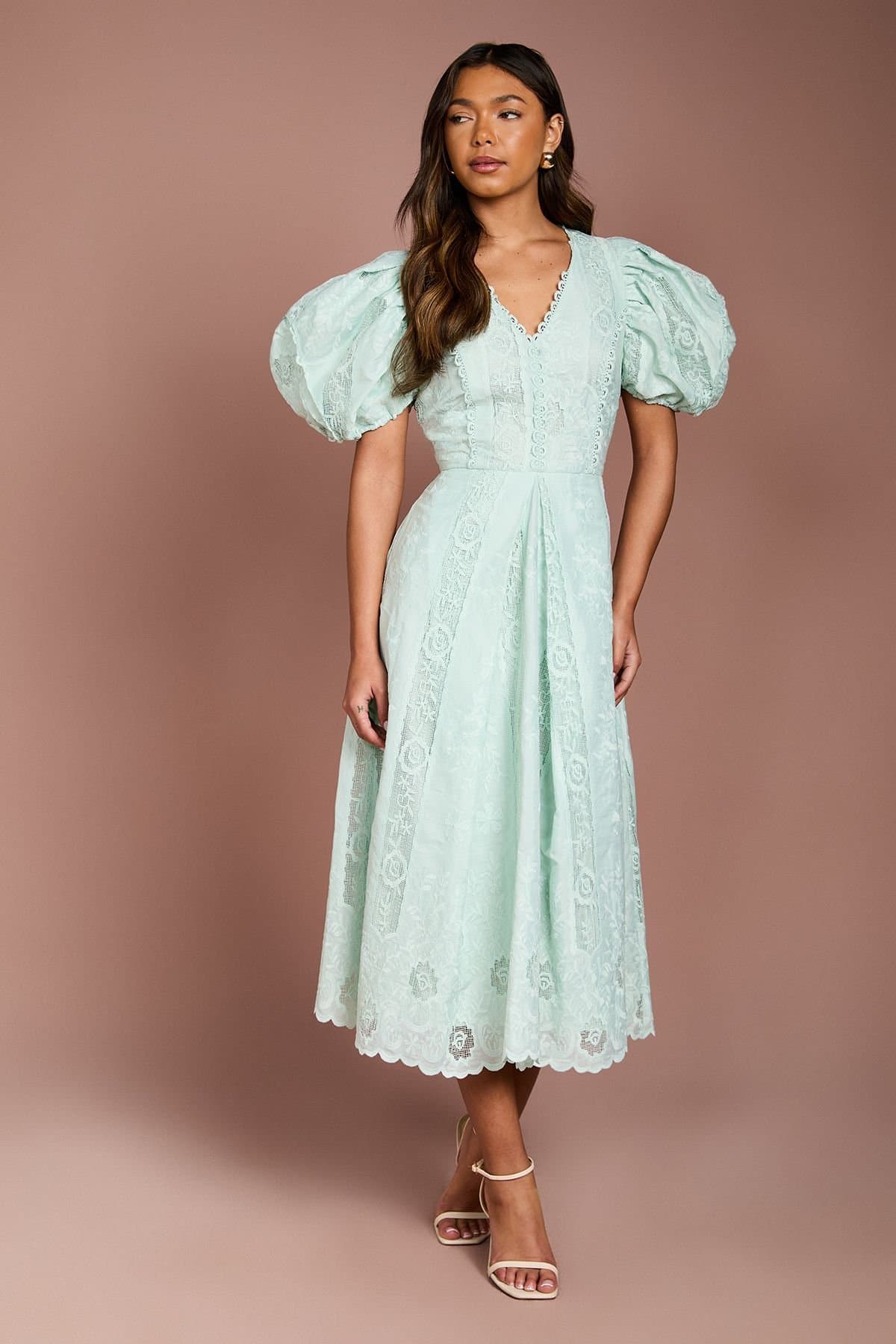 Coast Coast Women's Puff Sleeve Lace Midi Dress in Mint